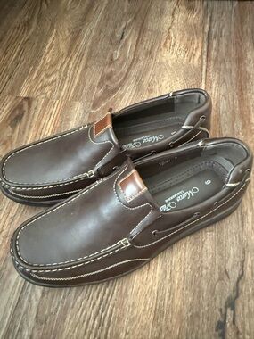 Source Unknown Brown Leather Slip-On Loafers with Tan Accent